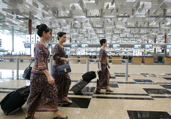 Singapore-Airport-Flight-Attendants